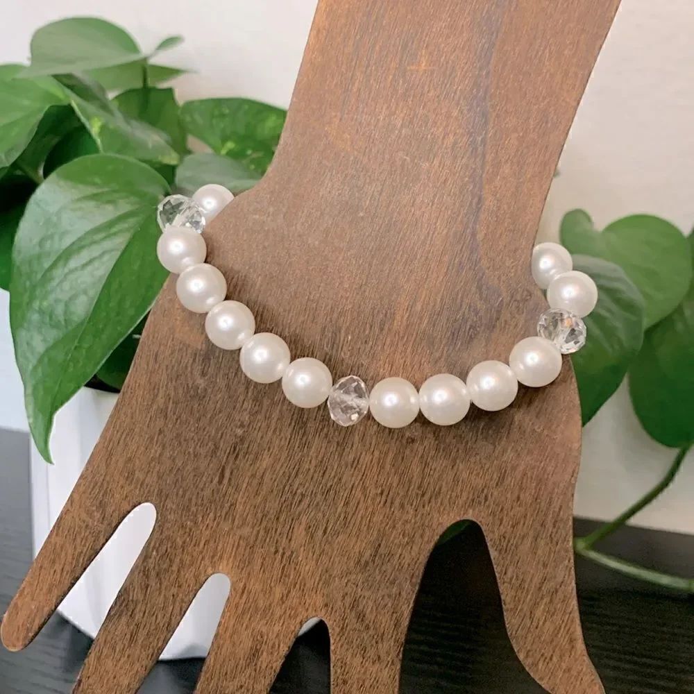 Cute Pearlesque and Clear Crystal Bead Bracelet